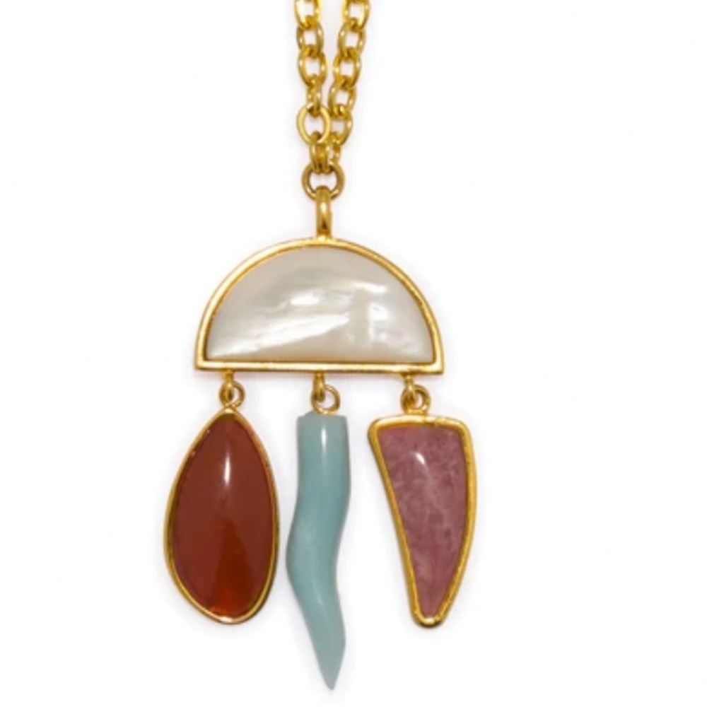 Designers Brands For Customers That Love To Wear Casual and Elegant Accessories; - Picture 7 of 8